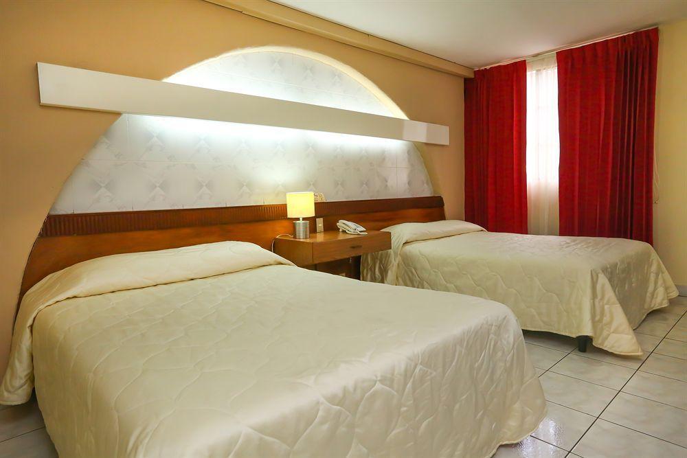 Estrella Hotel 3*