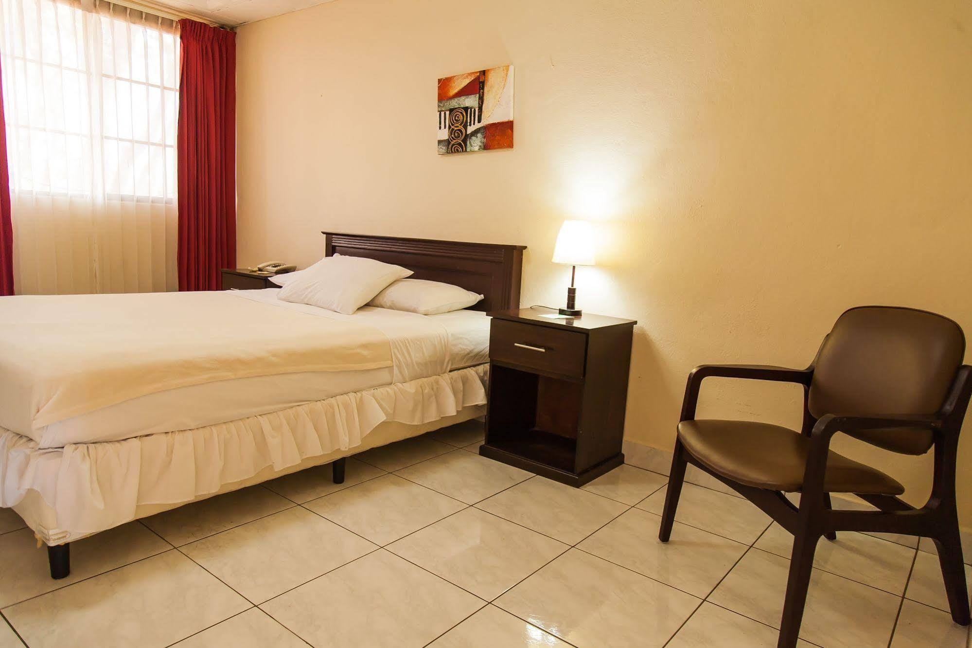 Estrella Hotel